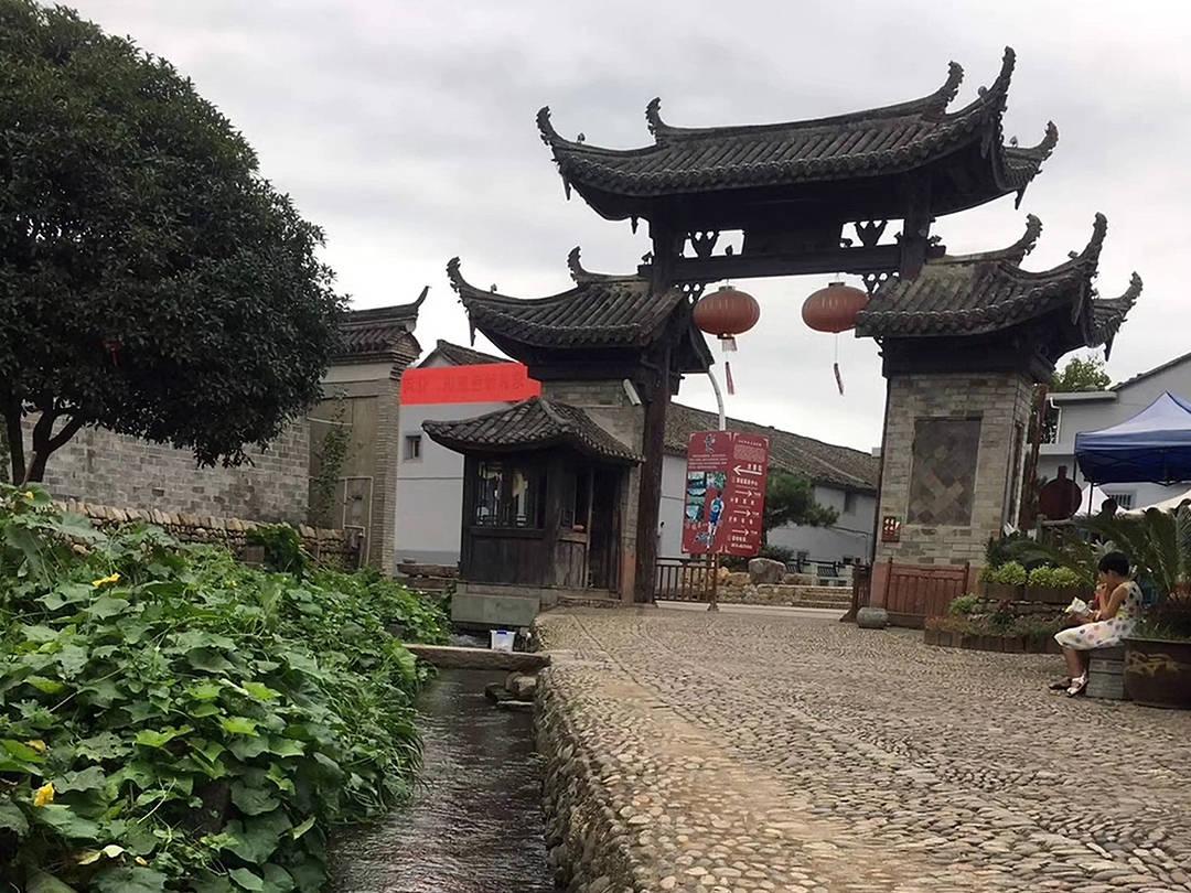 逃出魔术师的房间